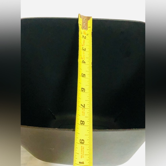 Black Plastic Trash Cans Good as New Measurements in Pictures - Picture 6 of 6
